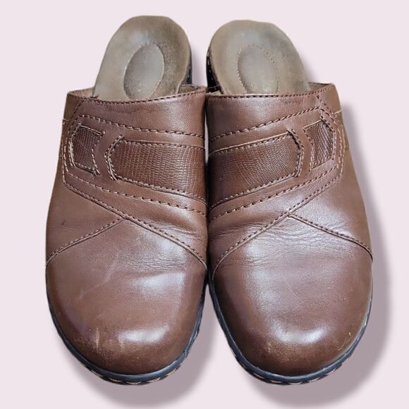 CLARKS Women's Brown Leather Slip Ons Size 7 - Picture 1 of 7